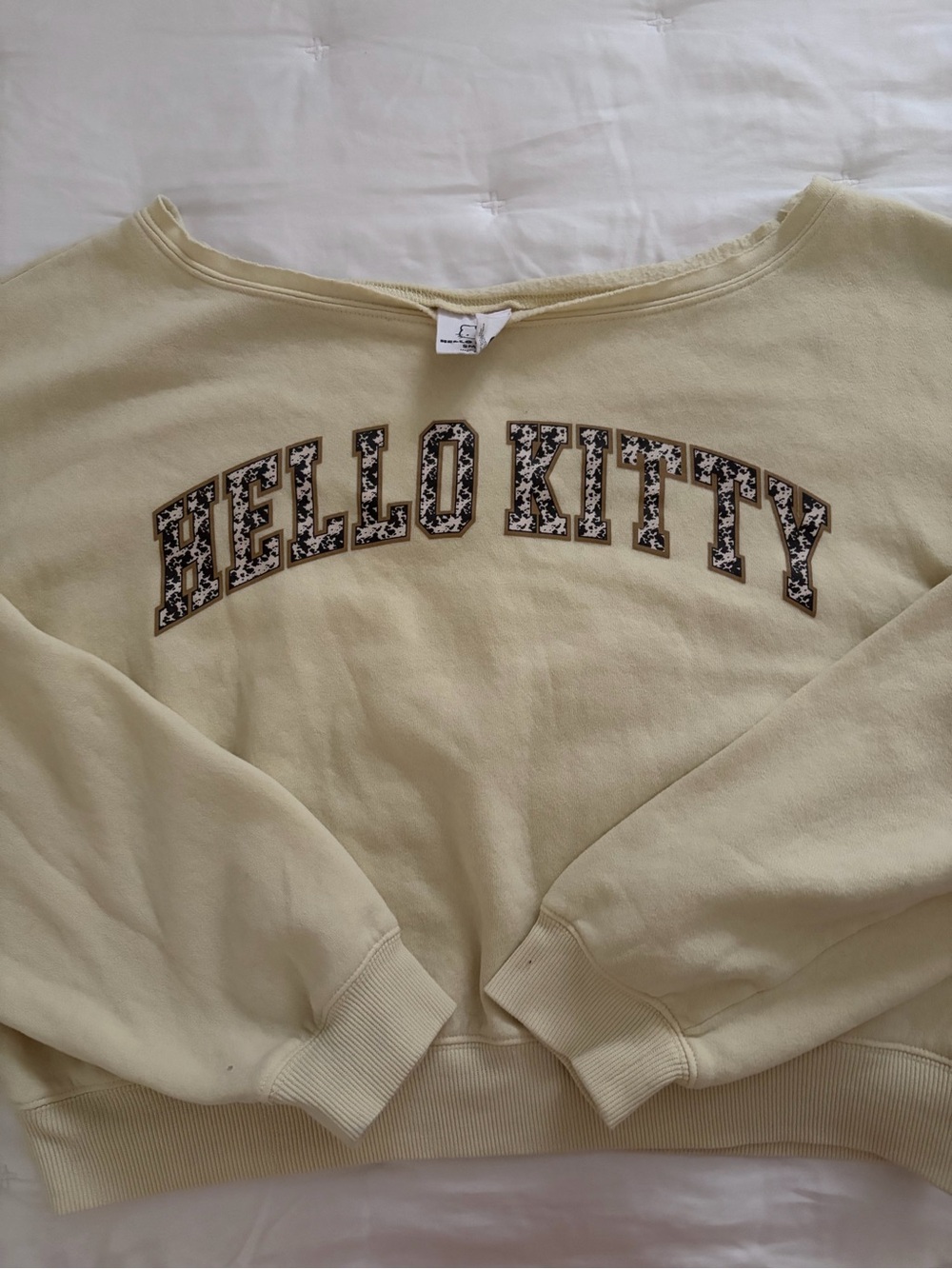 Hello Kitty Women's Cream Graphic Sweatshirt